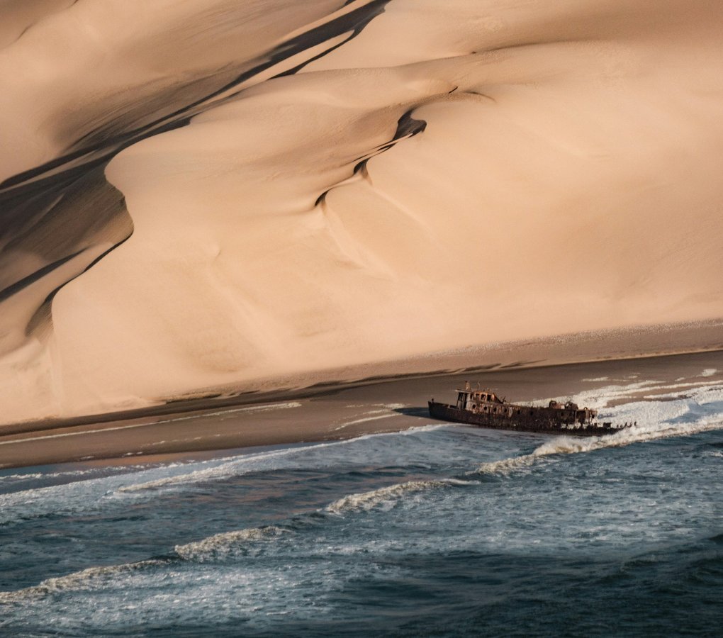 skeleton coast wreck namibia